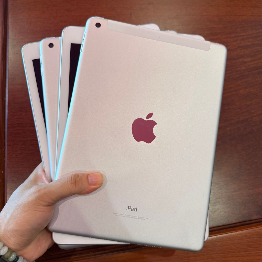 iPad Gen 6 32GB (4G + Wifi) - Hình Thức Likenew 99%, Pin 100% Sạc Ít